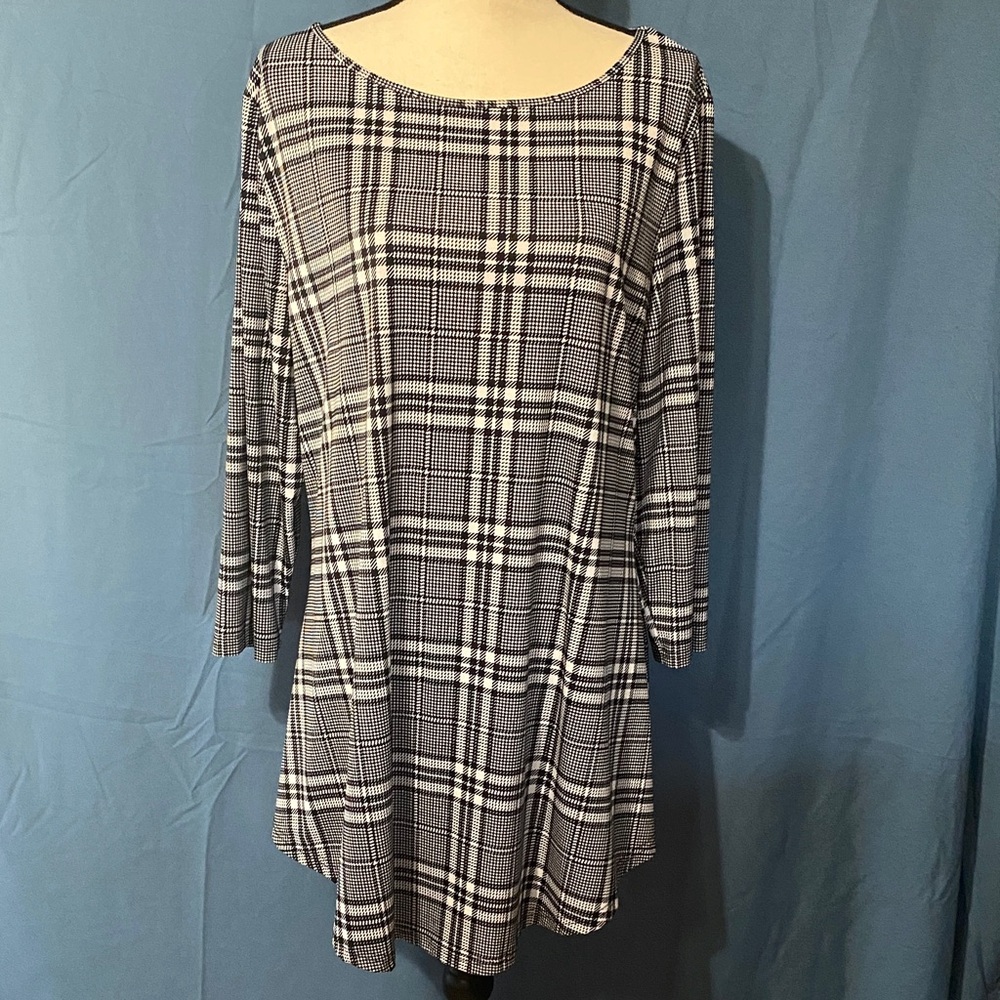 Elegant Black and White Plaid Long Sleeve Tunic